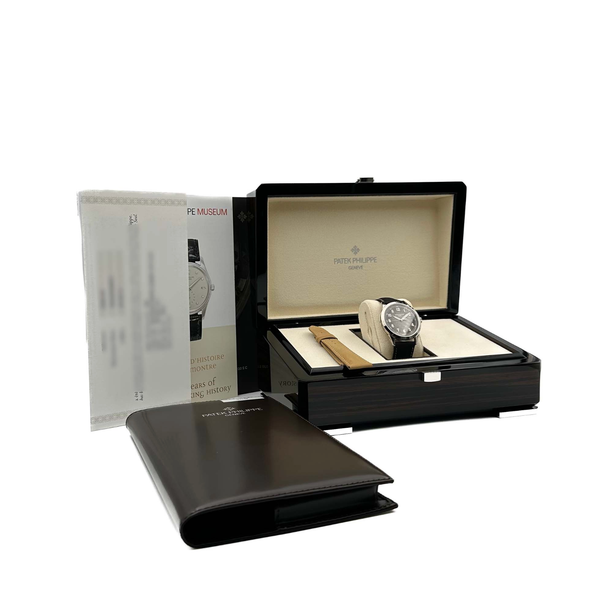 Patek Philippe Calatrava 5226G-001